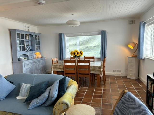 Beachcomber Cottages Ballyconneely Room photo